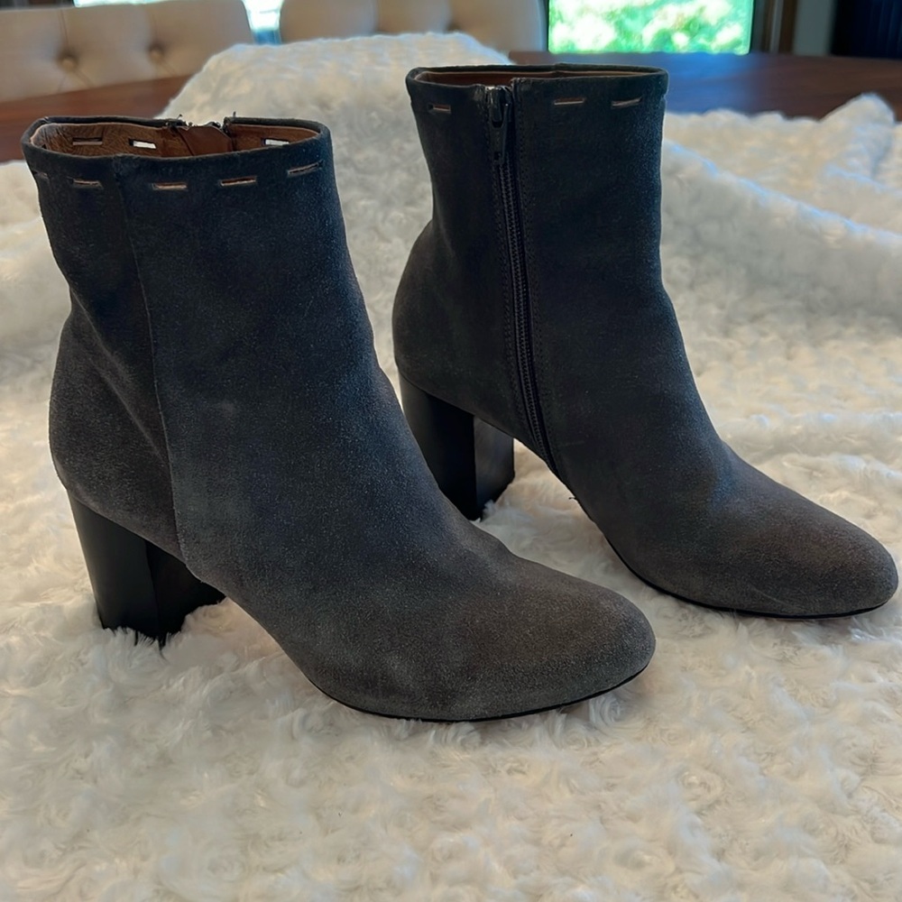 Dark grey leather suede Corso Como ankle boots size 7.